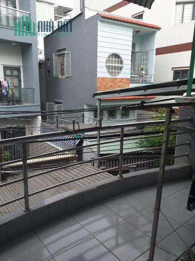 HẺM XE TẢI SÁT NHÀ-TRƯỚC NHÀ 3M THÔNG-VỊ TRÍ ĐẸP-CÁCH QUẬN 1 CHỈ 1KM.
