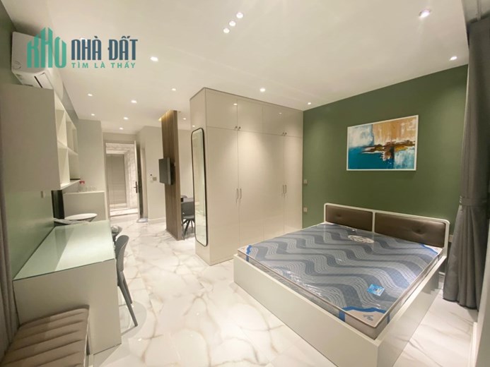 Bán gấp nhà Lô góc Chợ Khâm Thiên, Đống Đa, 70m2, mt10m, giá 4.5 tỷ