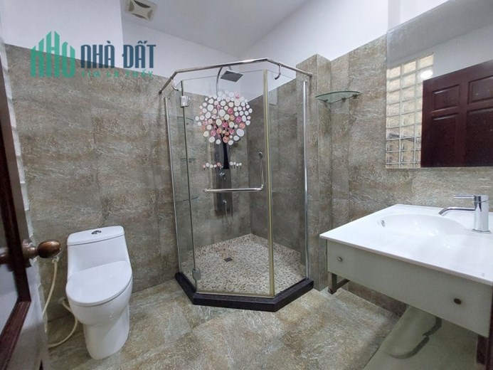 Nhà Mặt Tiền Kinh Doanh 4MX19M 5Tầng Phường Phú Thạnh Quận Tân Phú.