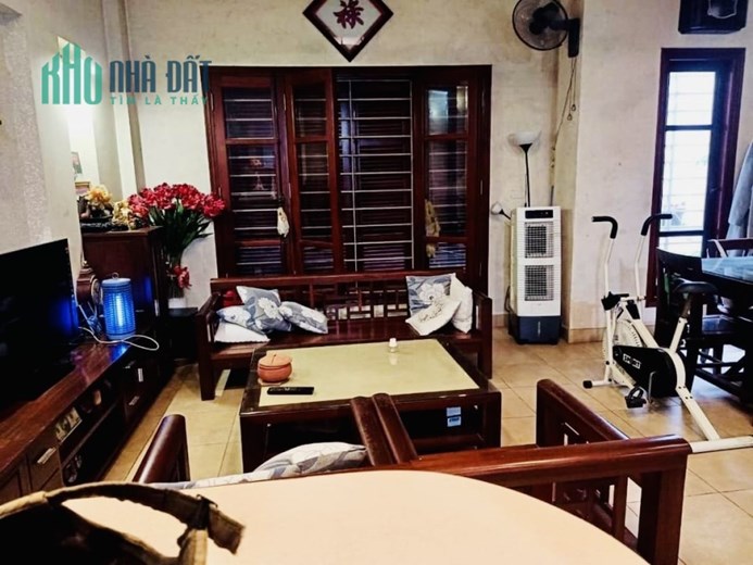 Xã Đàn, Đống Đa, Ô TÔ CÁCH NHÀ 10M - NHÀ ĐẸP Ở NGAY 70m, 5T, MT 6,9m,10 tỷ.