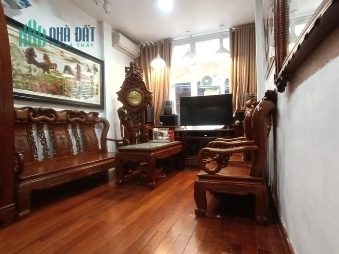 Bán nhà mặt phố Hoàng Ngân chưa đến 200tr/m2