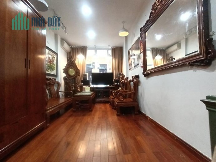 Bán nhà mặt phố Hoàng Ngân chưa đến 200tr/m2