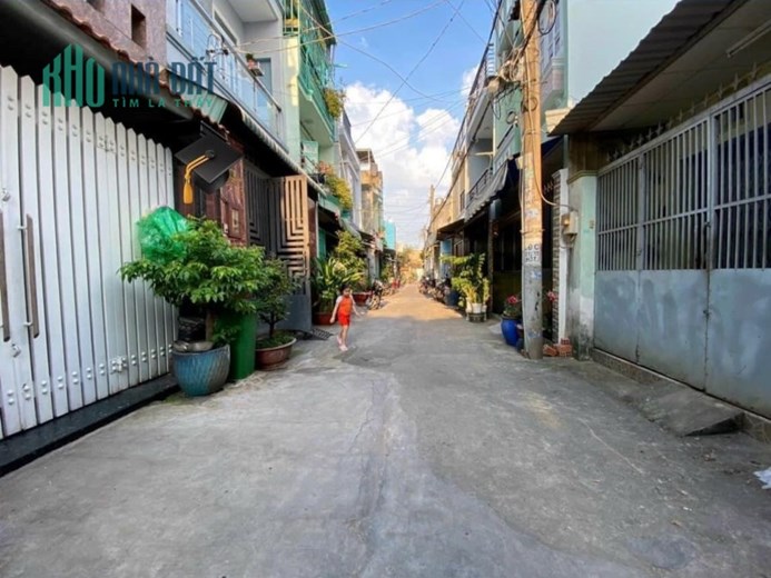 Bán nhà 2 tầng 4PN, 52m2, Hẻm xe hơi, Lê Đình Cẩn, Bình Tân, chỉ 3.3 tỷ TL