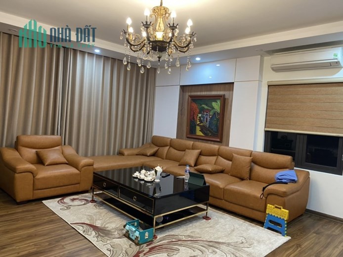 Bán nhà MẶT PHỐ Châu Long, Ba Đình, 70m2, KD, oto, giá 32.9 tỷ, Giang8tk