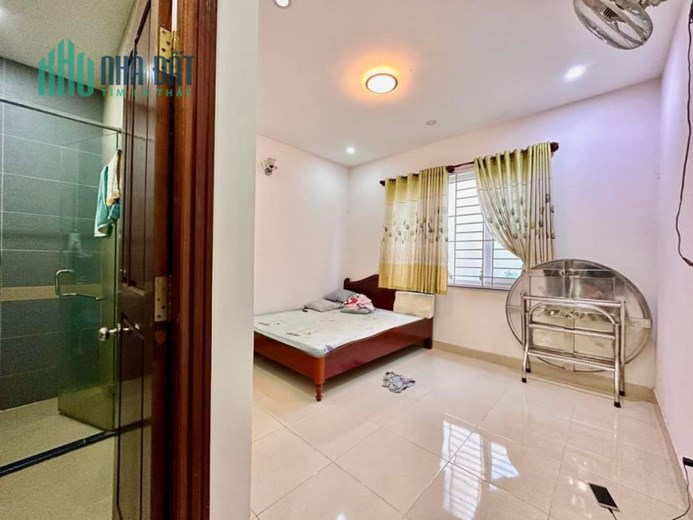 CHÍNH CHỦ BÁN NHÀ, ĐƯỜNG 8m, 4 TẦNG, GIÁ 10.5 TỎI, P PHÚ MỸ Q7.