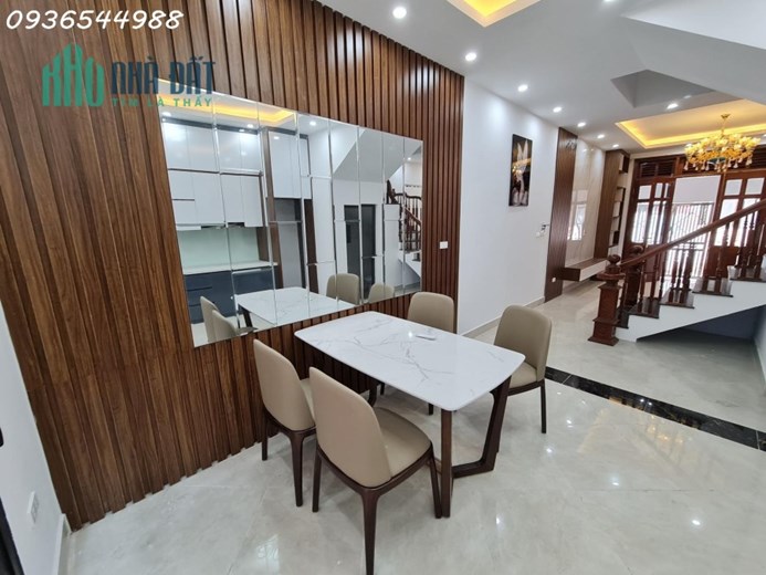 Bán gấp nhà phố Thạch Bàn, 65m2, 4 tầng, chỉ 5 tỷ