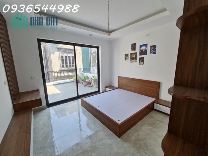 Bán gấp nhà phố Thạch Bàn, 65m2, 4 tầng, chỉ 5 tỷ