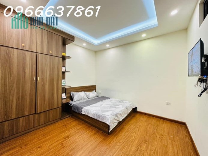 CCMN ngõ nông rộng Thang Máy gần phố Láng Đống Đa 73M, 8T, MT 5m, Giá 13 Tỷ (Thương thượng)