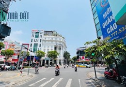 Giảm sâu Kinh doanh sầm uất mặt tiền Nguyễn Hoàng Hải Châu Đà Nẵng giá 4 tỷ 750tr