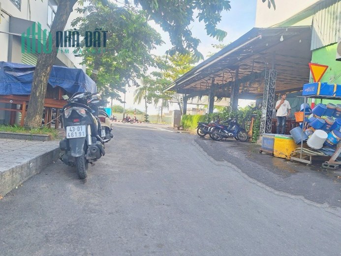 Nhà Nguyễn Tất Thành góc kiệt 5m, 62m3, 2 tầng, 3.05 tỷ