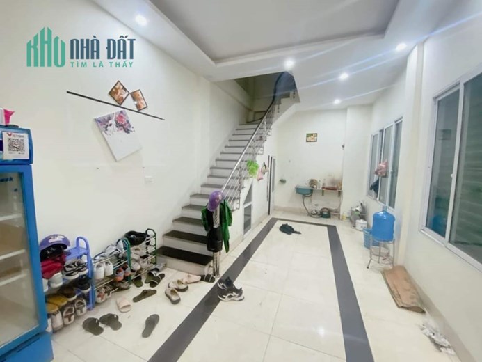 Bán nhà Cát Linh ,ngõ ô tô tránh,20M ra mặt phố,kinh doanh sầm uất,28M x5 tầng,MT 3,6M