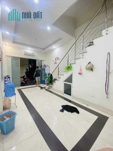 Bán nhà Cát Linh ,ngõ ô tô tránh,20M ra mặt phố,kinh doanh sầm uất,28M x5 tầng,MT 3,6M