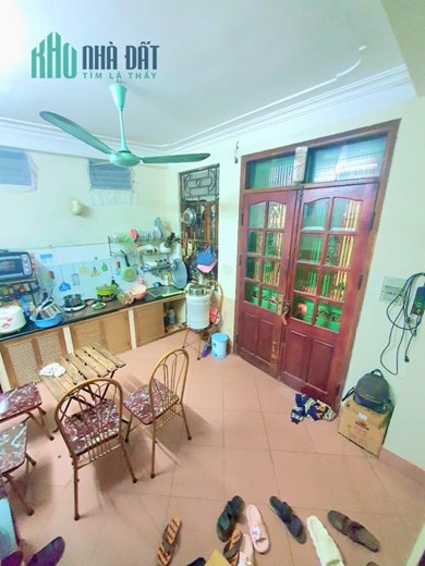 BÁN NHÀ 4 TẦNG 1TUM 20M RA MẶT PHỐ DT:25M2 x MT:5M x 3 PHÒNG NGỦ GIÁ:1.9 TỶ GẦN PHỐ CỔ  _ TRUNG TÂM