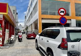 BÁN RẺ BÁN NHANH NHÀ 2 TẦNG KIỆT 6M HÀM NGHI - BÊN CẠNH VIEW BỜ HỒ