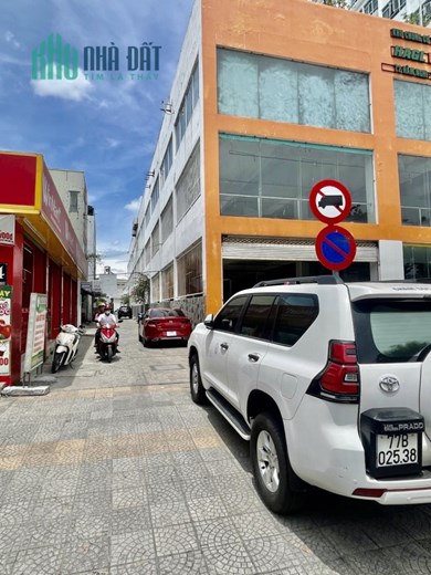 BÁN RẺ BÁN NHANH NHÀ 2 TẦNG KIỆT 6M HÀM NGHI - BÊN CẠNH VIEW BỜ HỒ