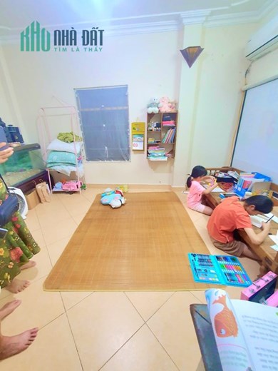 BÁN NHÀ 4 TẦNG 1TUM 20M RA MẶT PHỐ DT:25M2 x MT:5M x 3 PHÒNG NGỦ GIÁ:1.9 TỶ GẦN PHỐ CỔ  _ TRUNG TÂM