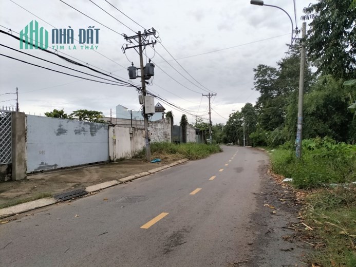Bán gấp biệt thự sân vườn, mặt tiền đường xe tải, container chạy, xã Đông Thạnh, Hóc Môn.