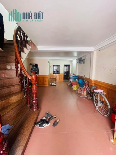CỰC PHẨM, Bán nhà Đường Láng 47m2, 4 tầng  Lô góc cạnh phố sổ vuông chỉ với 5 tỷ