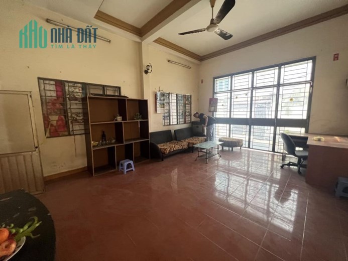 Bán Nhà sát CVPM Quang Trung, 110m2, ngang 7.5m, 3PN, Giá Chỉ 3 TỶ 99