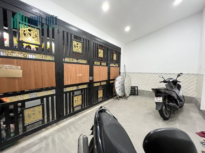 Mặt Tiền đường KD, DT: 140M², Nhà đẹp 98% 4 Lầu 14 phòng CHDV (70tr/Th), Bán gấp 15.5 tỷ
