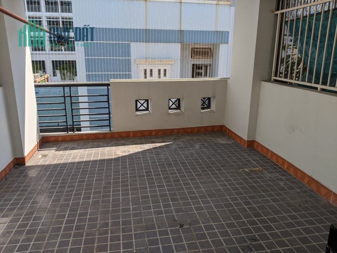 Nhà phố kinh doanh hẻm xe tải Phan Văn Trị, đối diện Emart nhỉnh 6 tỷ, chính chủ cần bán