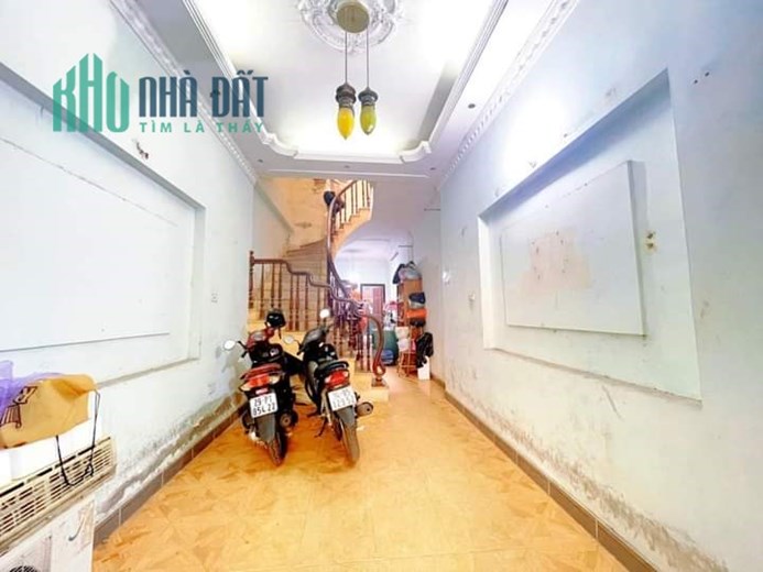Bán Nhà Ngõ 113 Phố Yên Hòa 50/53 x 3 tầng , gần Phố Hạ Yên Quyết , giá đầu tư chỉ 130tr/m2