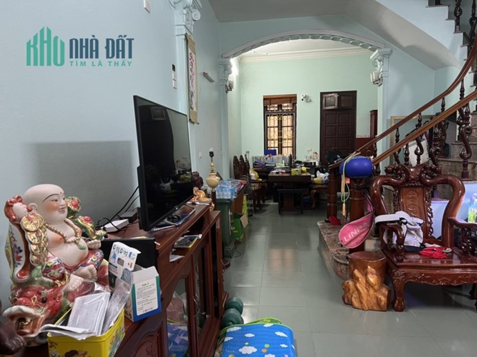 Nhà đẹp trung tâm huyện Thanh trì ,ô tô đỗ cửa diện tích 75m2 3 tầng mt rộng 5m