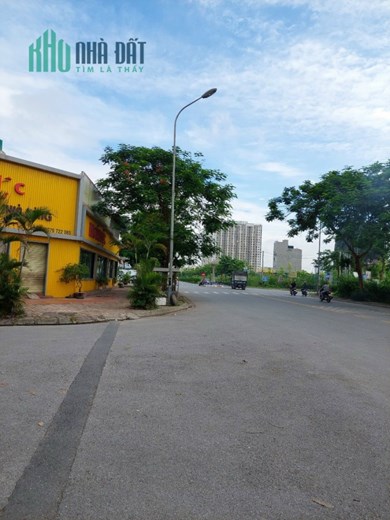 Nhà đẹp trung tâm huyện Thanh trì ,ô tô đỗ cửa diện tích 75m2 3 tầng mt rộng 5m
