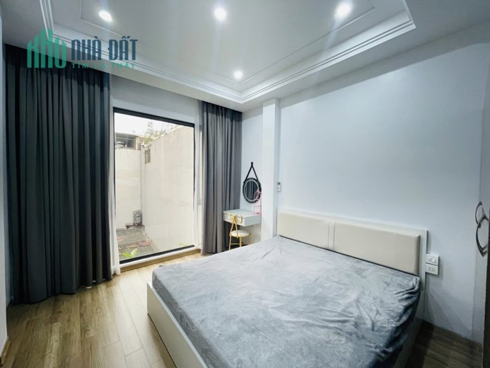 Bán nhà mặt phố Bà Triệu, vị trí đỉnh, Kd bất chấp,  mặt tiền rộng, nhà đẹp, 5 tầng, 17 tỷ