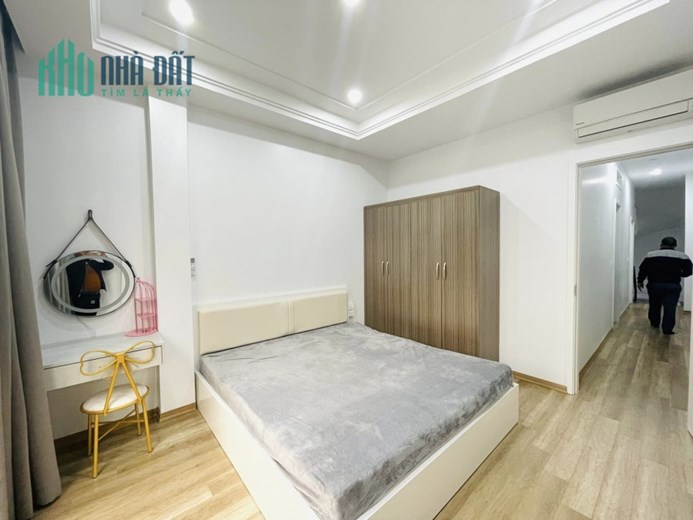Bán nhà mặt phố Bà Triệu, vị trí đỉnh, Kd bất chấp,  mặt tiền rộng, nhà đẹp, 5 tầng, 17 tỷ