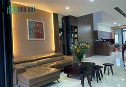 Bán  Khách Sạn  5* 19 tầng Dt 1.100m2, Góc 2 MT đường Trần Bạch Đằng,sát khu phố tây An Thượng.