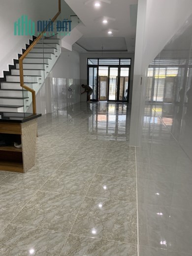 Bán 3 căn nhà liền kề đường ô tô tránh nhau gần 23/10