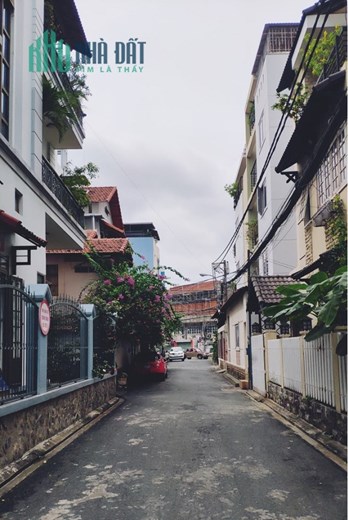 Hẻm 8m hạ chào 4 tỷ, Thành Thái, P14, Q10, 128m2, 3 tầng, ngang 6.1m.