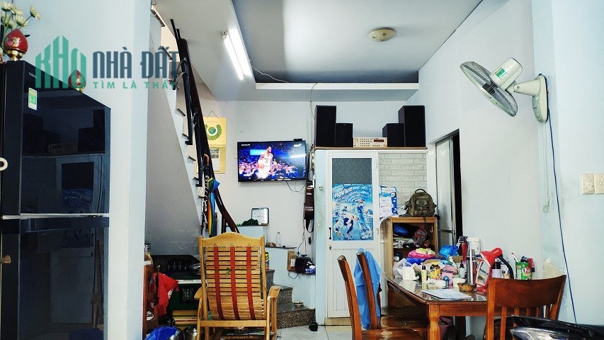 Hẻm 8m hạ chào 4 tỷ, Thành Thái, P14, Q10, 128m2, 3 tầng, ngang 6.1m.