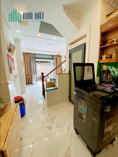 Bán nhà 2 tầng 2PN, 32m2, Hẻm xe hơi, Tân Kỳ Tân Quý, Bình Tân, chỉ 3.7 tỷ TL