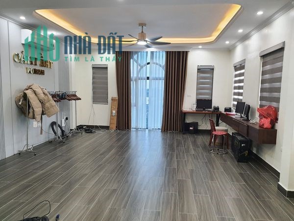 BÁN NHÀ NGÕ BỒ ĐỀ( LONG BIÊN) 5 TẦNG_GẦN PHỐ_ GẦN Ô TÔ_TẶNG NỘI THẤT ĐẸP_ NHỈNH 3 TỶ