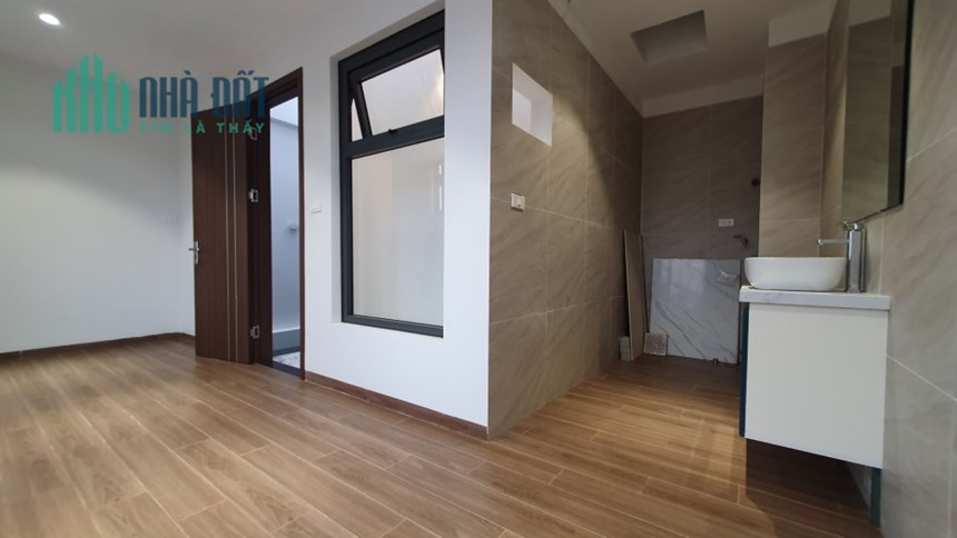 ÂU CƠ - GARA Ô TÔ TRÁNH, THANG MÁY XỊN, KINH DOANH TỐT 11.4 TỶ