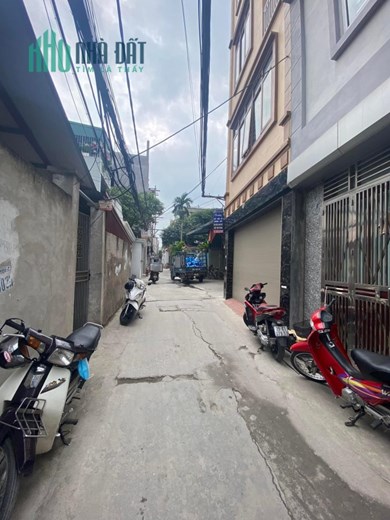 BÁN NHÀ PHỐ NGỌC TRÌ( THẠCH BÀN_ LONG BIÊN) 45 M2 X 4 TẦNG..MT : 4M._ KINH DOANH_ PHÂN LÔ_ Ô TÔ VÀO