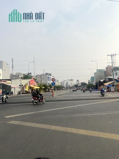 Bán Nhà Cấp 4, Mặt tiền đường Đặng Thuỳ Trâm - Phạm Văn Đồng, 4x20m, giá 15.5 tỷ