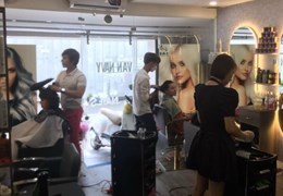 Em đi nước ngoài nên cần sang lại tiệm tóc và nails gần trung tâm Quận 1 đang có thu nhập ổn định