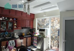 Bán nhà Đoàn Thị Điểm 30m2 4 tầng, 2 thoáng, gần phố, 5 tỷ