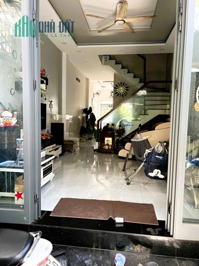 Bán nhà 1T2L 3pn 168m2 đường 4 Linh Tây