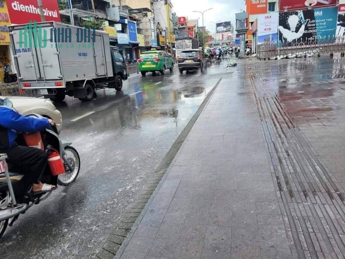 Mặt Tiền Nguyễn Trọng Tuyển Phú Nhuận ,40 m2 , 4 Tầng 4PN  Giá 6.7 Tỷ