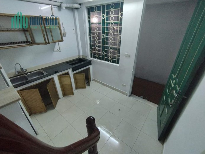 Cho thuê nhà 5 tầng x 14m2 Xã Đàn  Đống Đa