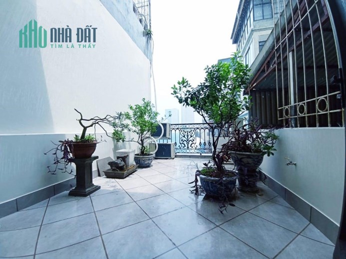 BÁN NHÀ PHỐ CHÙA BỘC ĐỐNG ĐA HÀ NỘI.NHÀ MỚI TINH 4 TẦNG, GARA Ô TÔ.GIÁ CHỈ HƠN 100TR/M2
