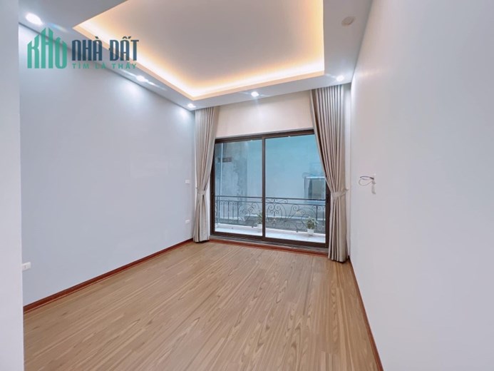 BÁN NHÀ ĐÊ LA THÀNH NHỎ ĐỐNG ĐA HÀ NỘI. NHÀ MỚI TINH 4 TẦNG , GIÁ CHỈ 100TR/M2