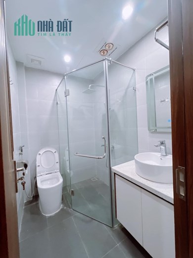 BÁN NHÀ ĐÊ LA THÀNH NHỎ ĐỐNG ĐA HÀ NỘI. NHÀ MỚI TINH 4 TẦNG , GIÁ CHỈ 100TR/M2