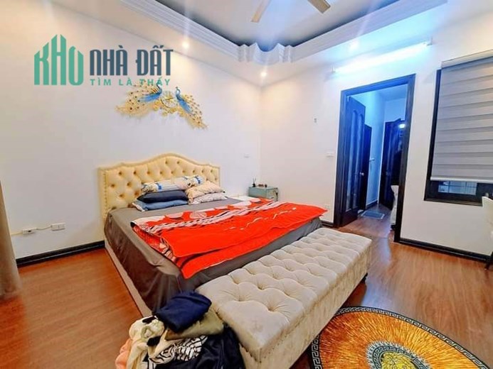 Bán Nhà Sân Vườn Phố Kim Mã Thượng 89m2 x 4 tầng , nhà mới kính koong , nội thất sang trọng , giá