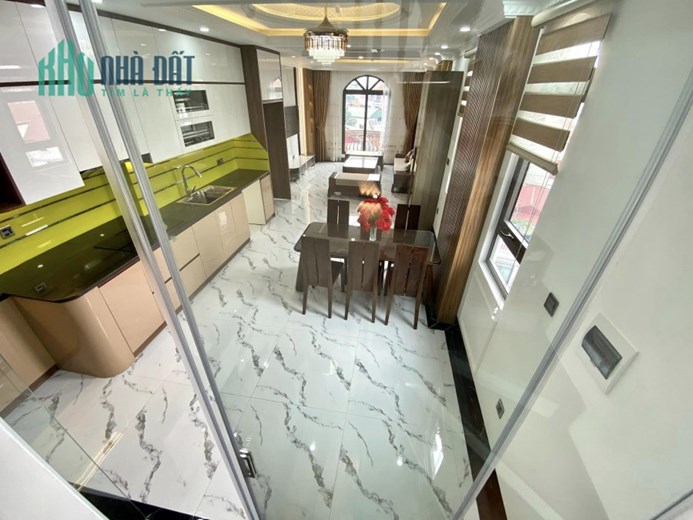AN DƯƠNG - Ô TÔ TRÁNH, THANG MÁY NHẬP, DOANH THU 800 TRIỆU 9.3 TỶ