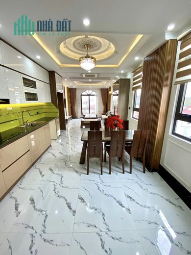 AN DƯƠNG - GARA 7 CHỖ, THANG MÁY NHẬP, DOANH THU 800 TRIỆU 9.2 TỶ